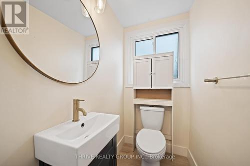 2008 Royal Crescent, London East (East I), ON - Indoor Photo Showing Bathroom