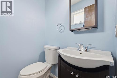 142 Heise Crescent, Saskatoon, SK - Indoor Photo Showing Bathroom