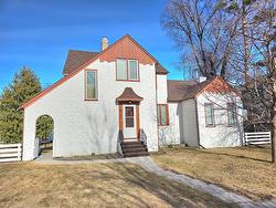 43 4th Avenue Gimli, MB R0C 1B0