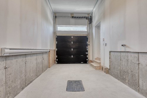 Garage - 4199 Rue Quevillon, Longueuil (Saint-Hubert), QC - Indoor