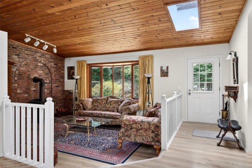 140 Quarry Dr, Salt Spring, BC 