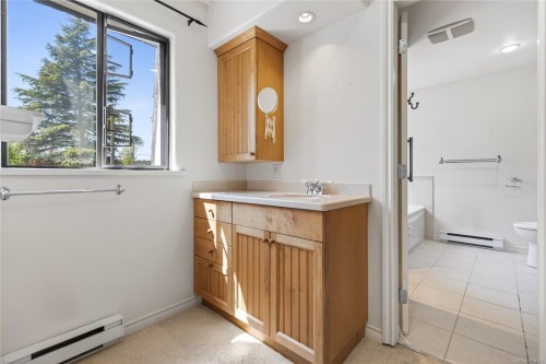 3643 Island Hwy South, Campbell River, BC 