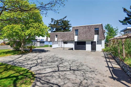 3643 Island Hwy South, Campbell River, BC 