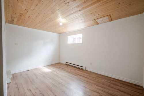 Salle familiale - 31 Rue Quintal, Saint-Liboire, QC - Indoor Photo Showing Other Room