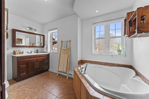 Salle de bains - 875 Rue St-Vincent, Saint-Jérôme, QC - Indoor Photo Showing Bathroom