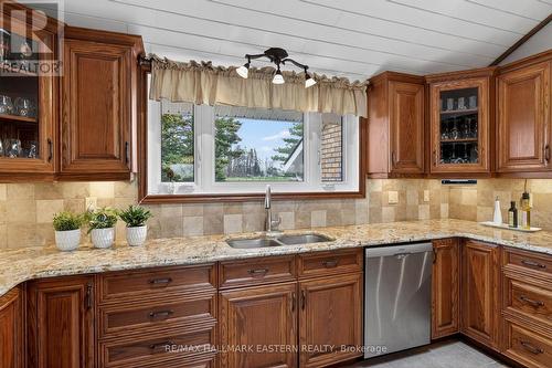 Beautiful wood cabinetry - 1229 Morton Line, Cavan Monaghan (Cavan Twp), ON - Indoor Photo Showing Kitchen With Double Sink
