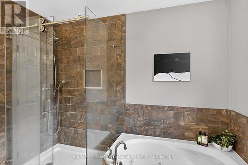 Separate shower - 1229 Morton Line, Cavan Monaghan (Cavan Twp), ON - Indoor Photo Showing Bathroom