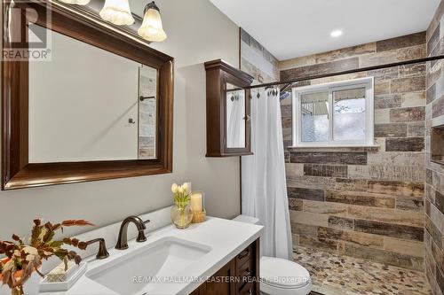 Main 4 pc bath - 1229 Morton Line, Cavan Monaghan (Cavan Twp), ON - Indoor Photo Showing Bathroom