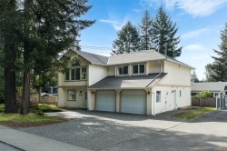 5272 Cordova Bay Rd Saanich, BC V8Y 2L4