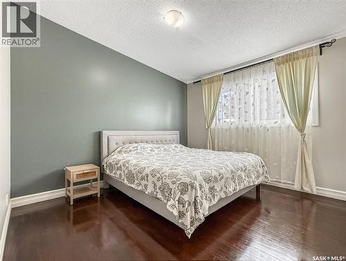 270 2Nd Avenue Se, Swift Current, SK - Indoor Photo Showing Bedroom
