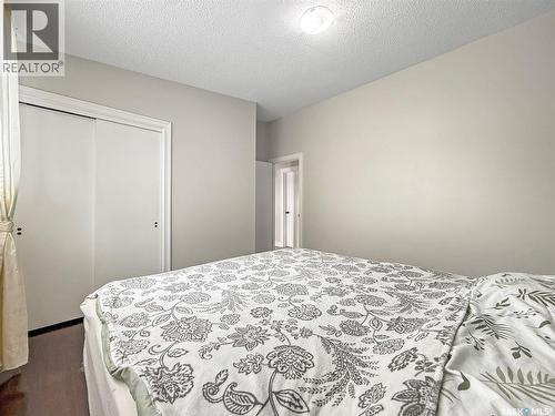270 2Nd Avenue Se, Swift Current, SK - Indoor Photo Showing Bedroom