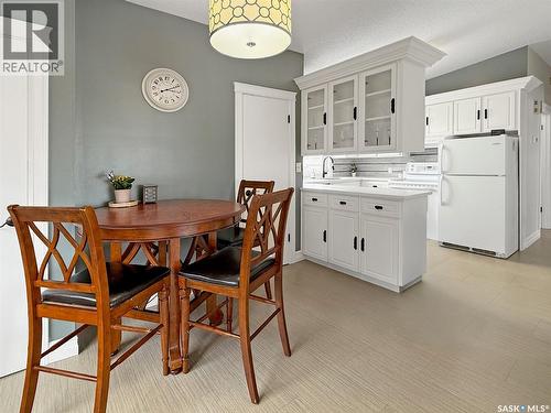 270 2Nd Avenue Se, Swift Current, SK - Indoor Photo Showing Dining Room