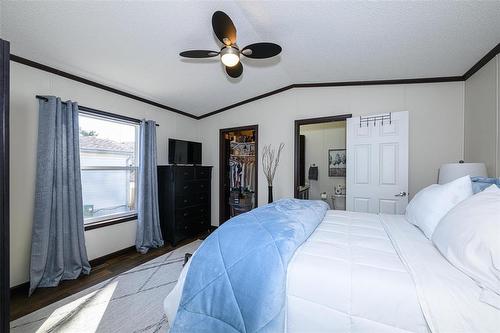 87 Springwood Drive, Winnipeg, MB - Indoor Photo Showing Bedroom