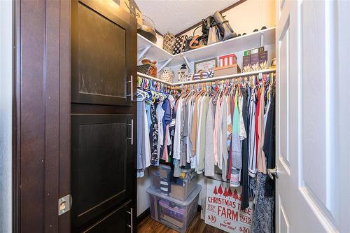 87 Springwood Drive, Winnipeg, MB - Indoor With Storage