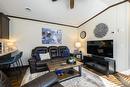 87 Springwood Drive, Winnipeg, MB  - Indoor Photo Showing Living Room 