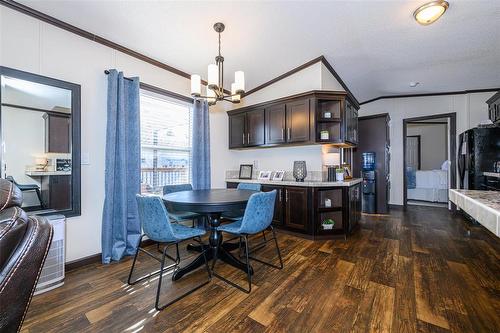 87 Springwood Drive, Winnipeg, MB - Indoor Photo Showing Dining Room