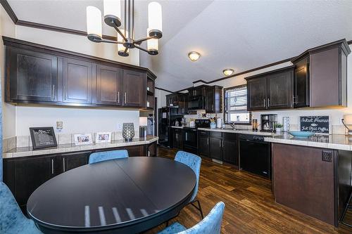 87 Springwood Drive, Winnipeg, MB - Indoor Photo Showing Kitchen