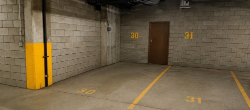 Garage - 606-2250 Rue Ward, Montréal (Saint-Laurent), QC - Indoor Photo Showing Garage