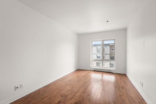 Master Bedroom - 606-2250 Rue Ward, Montréal (Saint-Laurent), QC - Indoor Photo Showing Other Room