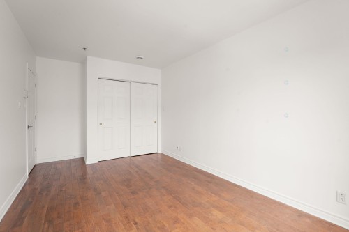 Master Bedroom - 606-2250 Rue Ward, Montréal (Saint-Laurent), QC - Indoor Photo Showing Other Room