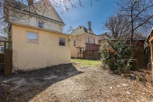 490 Spence St, Winnipeg, MB 