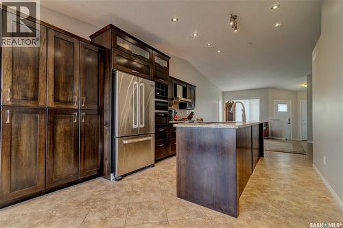 6343 Hird Crescent, Regina, SK - Indoor Photo Showing Kitchen