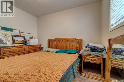 6343 Hird Crescent, Regina, SK - Indoor Photo Showing Bedroom