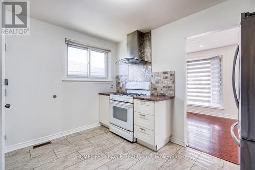 40 Reigate Avenue, Brampton, ON - Indoor Photo Showing Kitchen