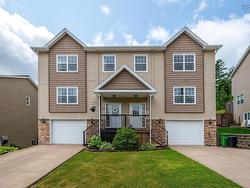 30 Avebury Court  Middle Sackville, NS B4E 0E9