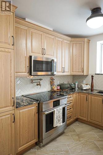 226 - 1050 Canadian Shield Avenue, Ottawa, ON - Indoor Photo Showing Kitchen