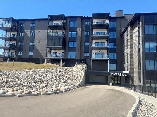411 3400 McDonald Avenue  Brandon, MB R7B 0B9