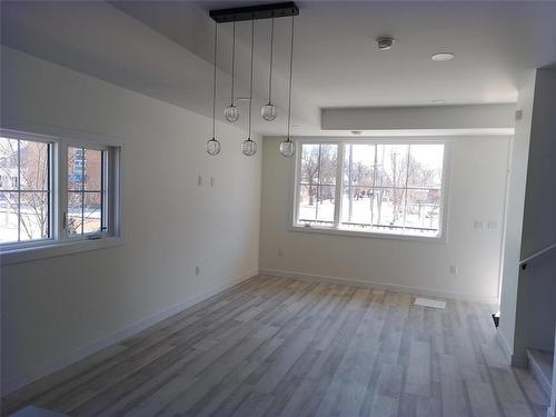 691 Fleet Avenue, Winnipeg, MB - Indoor Photo Showing Other Room