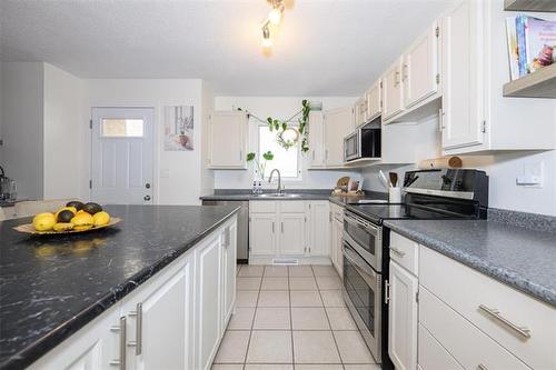 345 Ashworth St, Winnipeg, MB 