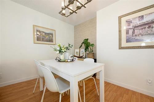 345 Ashworth St, Winnipeg, MB 