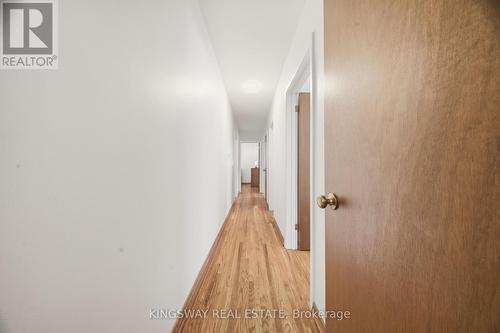 Main floor hallway - 163 Floradale Drive, Mississauga, ON - Indoor Photo Showing Other Room