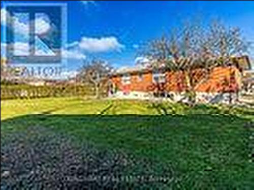 Massive pie-shaped lot - 163 Floradale Drive, Mississauga, ON - Outdoor With View