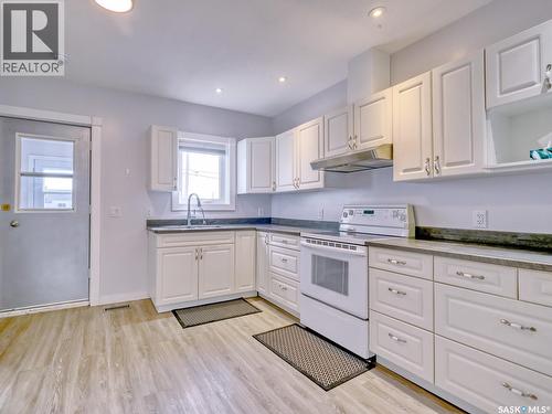 204 2Nd Avenue W, Biggar, SK - Indoor Photo Showing Kitchen