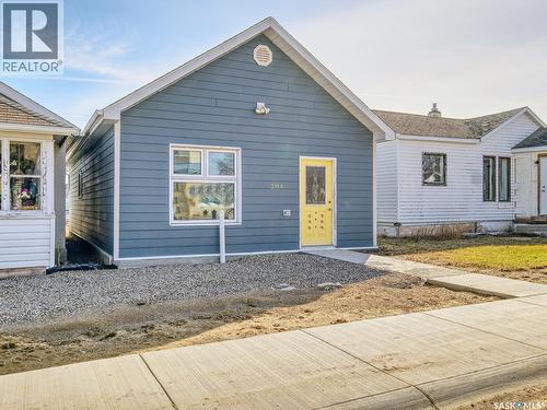 204 2Nd Avenue W, Biggar, SK - Outdoor