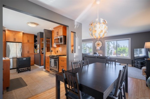 502 Davis Rd, Ladysmith, BC 