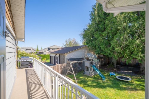 502 Davis Rd, Ladysmith, BC 