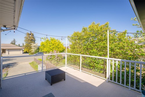 502 Davis Rd, Ladysmith, BC 