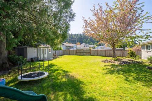 502 Davis Rd, Ladysmith, BC 