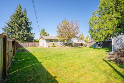 502 Davis Rd, Ladysmith, BC 