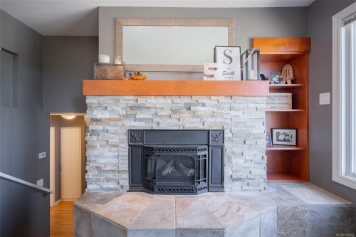 502 Davis Rd, Ladysmith, BC 