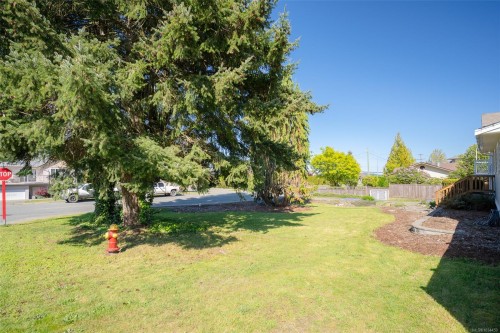 502 Davis Rd, Ladysmith, BC 