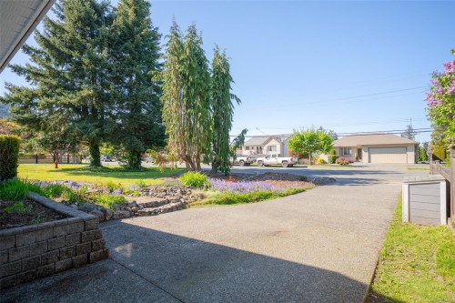 502 Davis Rd, Ladysmith, BC 