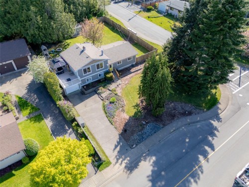 502 Davis Rd, Ladysmith, BC 