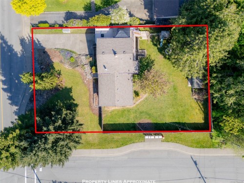 502 Davis Rd, Ladysmith, BC 
