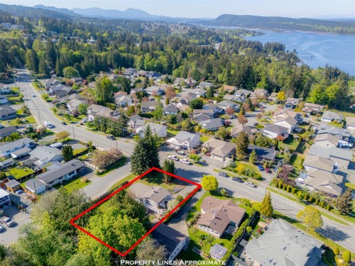 502 Davis Rd, Ladysmith, BC 