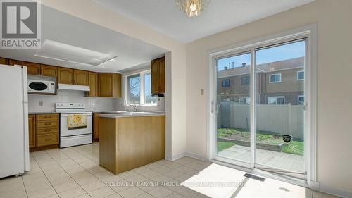 1626 Blohm Drive, Ottawa, ON - Indoor Photo Showing Kitchen
